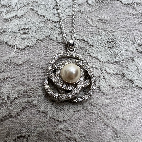 Avon Jewelry - AVON Atomic Trinity Pendant Necklace Rhinestones & Pearl Silver Tone